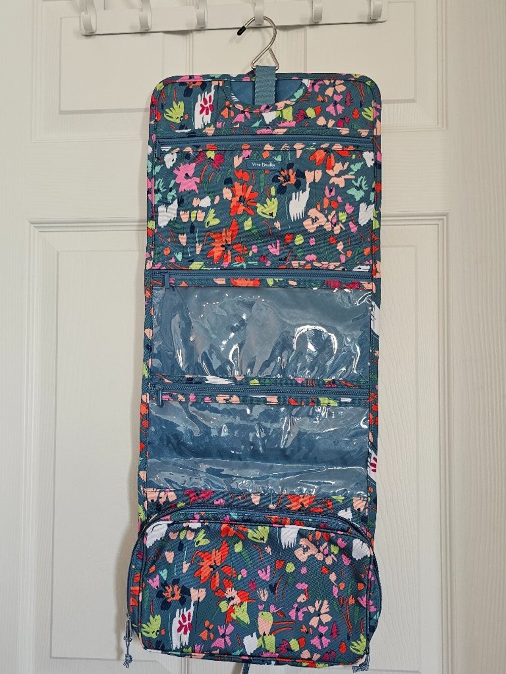 NWOT Vera Bradley Lighten Up Hanging Travel Organizer Superbloom Sketch Cosmetic